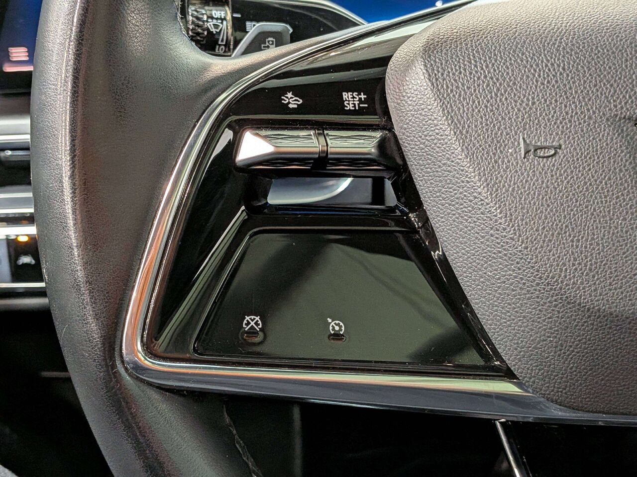 Cadillac LYRIQ 4dr Tech w/1SA 2024 Noir Val-David - photo #14
