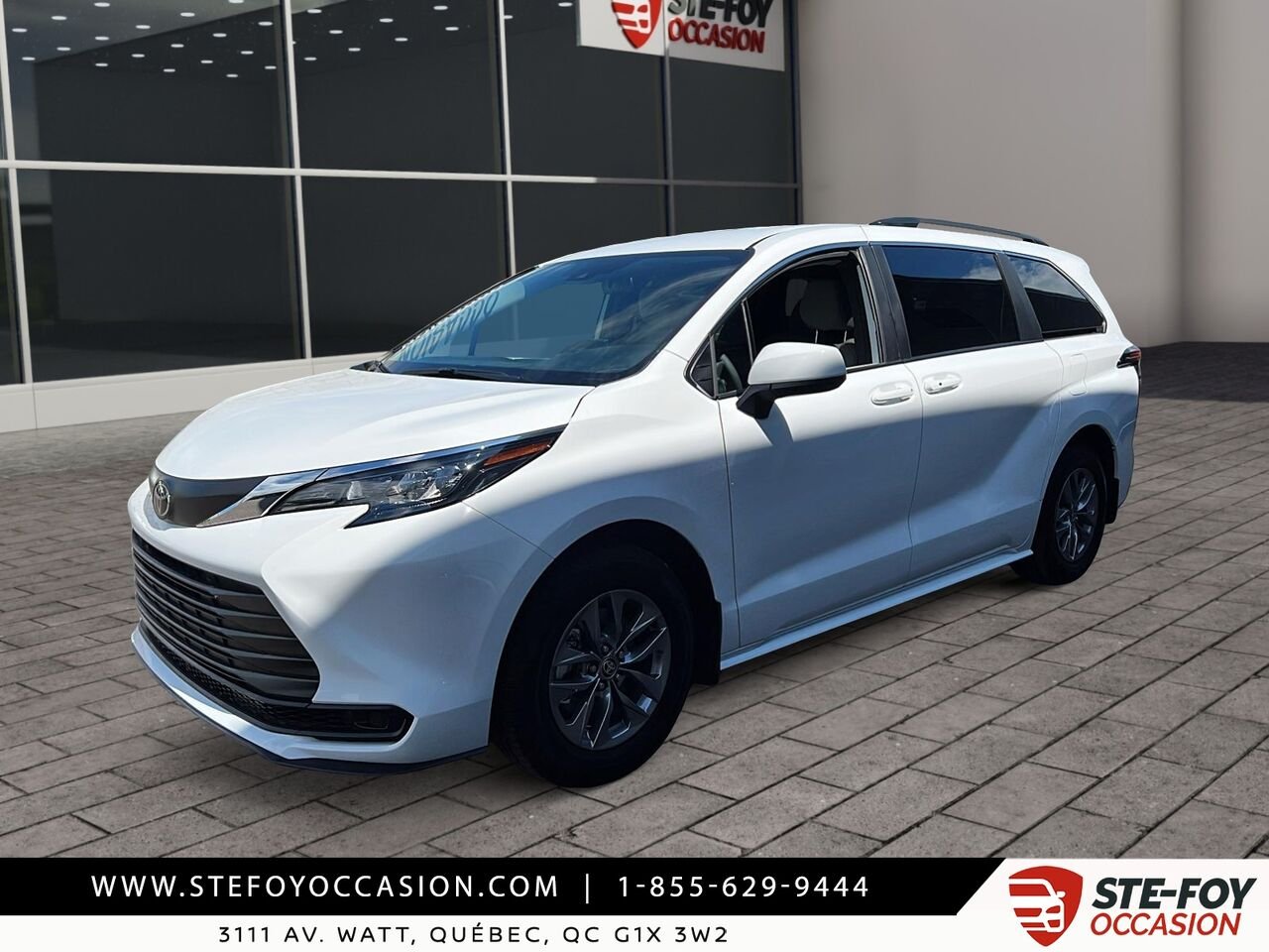 2026 Toyota Sienna LE 8 PASSAGERS White Québec - photo #0