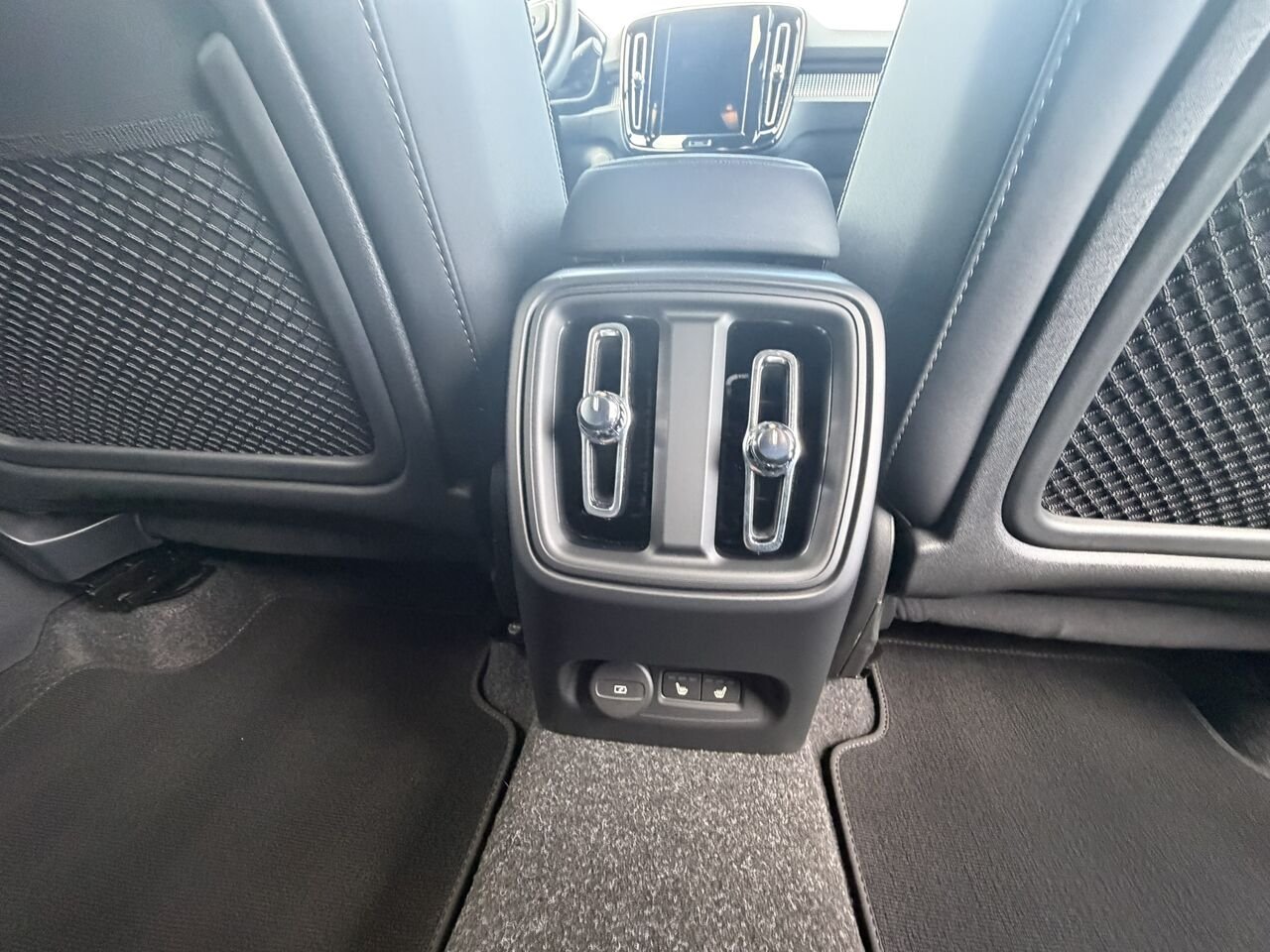 2026 Volvo EX40 PLUS DUAL MOTOR Blue Laval - photo #18