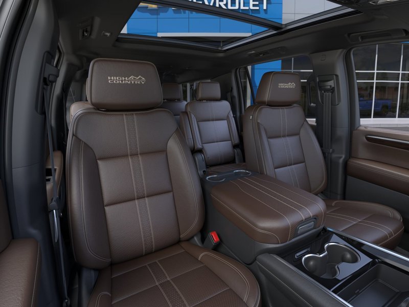 CHEVROLET Suburban SUBURBAN 4WD HIGH COUNTRY (3LZ) 2026 BLANC POLAIRE, TRIPLE COUCHE Rivière-du-Loup - photo #5