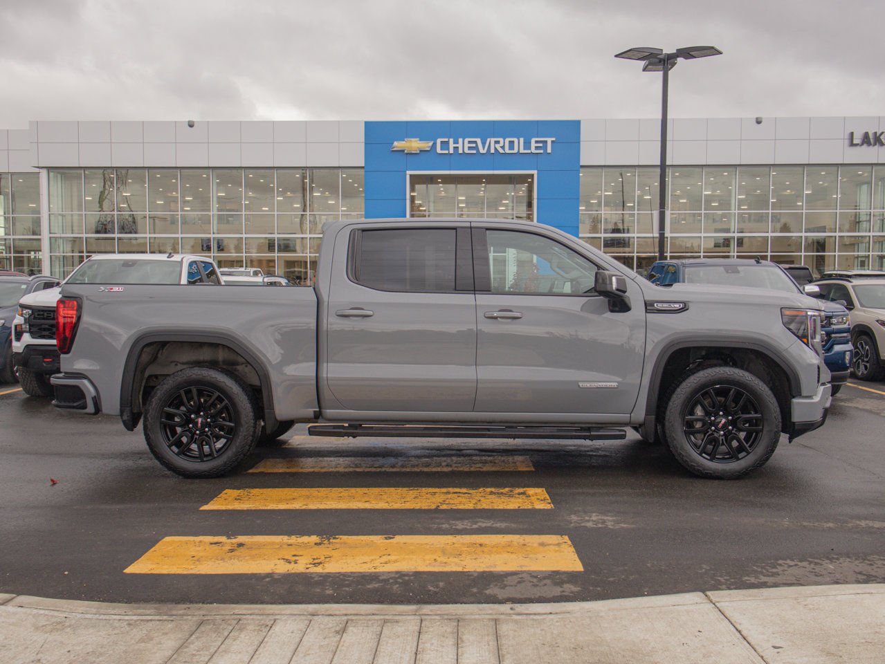 2024 GMC Sierra 1500 4WD Crew Cab 147 Elevation Grey Sherwood Park - photo #11