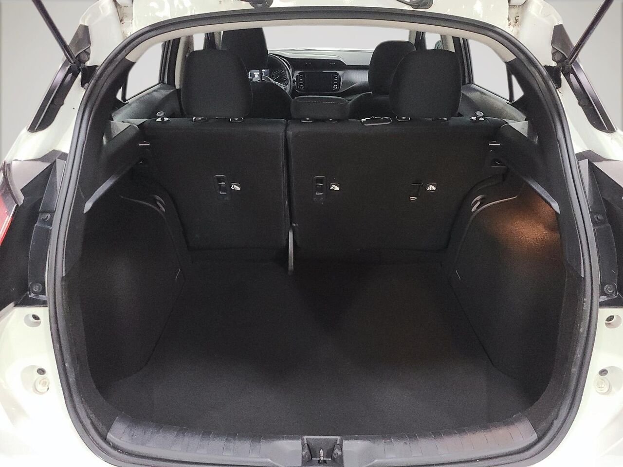 2025 Nissan KICKS PLAY S TA Grey Québec - photo #5