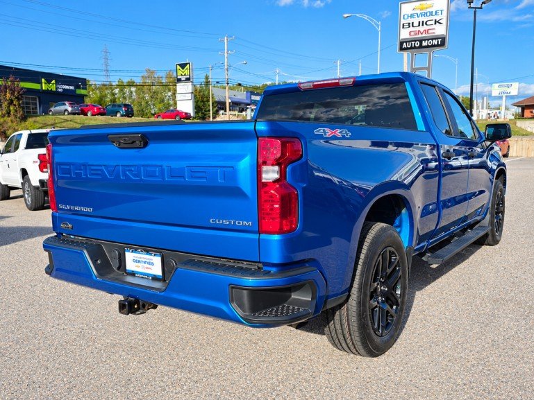 2023 Chevrolet Silverado 1500 Custom 4X4 Blue Mont-Laurier - photo #5