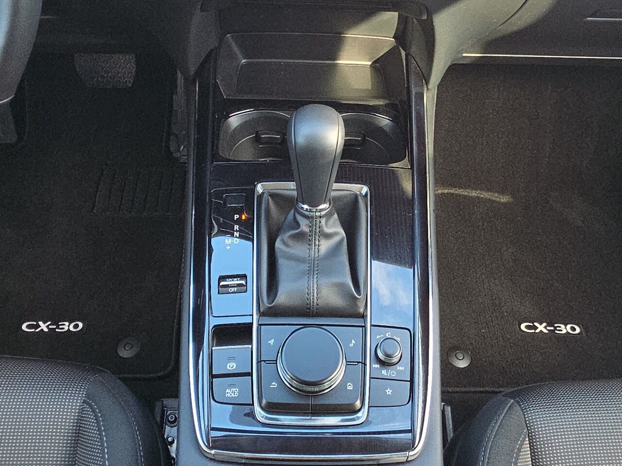 2025 Mazda CX-30 Gs, awd, sièges, volant et rétroviseurs chauffants White Val-David - photo #24