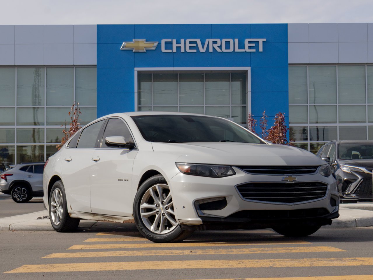 2017 Chevrolet Malibu 4dr Sdn LT w/1LT White Sherwood Park - photo #13