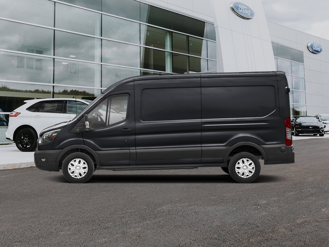 Ford E-Transit fourgonnette utilitaire 2025 Noir agate métallisé Saint-Eustache - photo #2