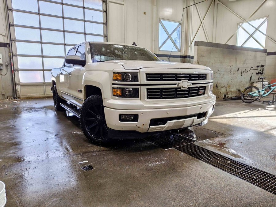 2015 Chevrolet Silverado 1500 LTZ Plus Custom Sport 5.3L Z71 | Aftermarket 20in Fuel Wheels White