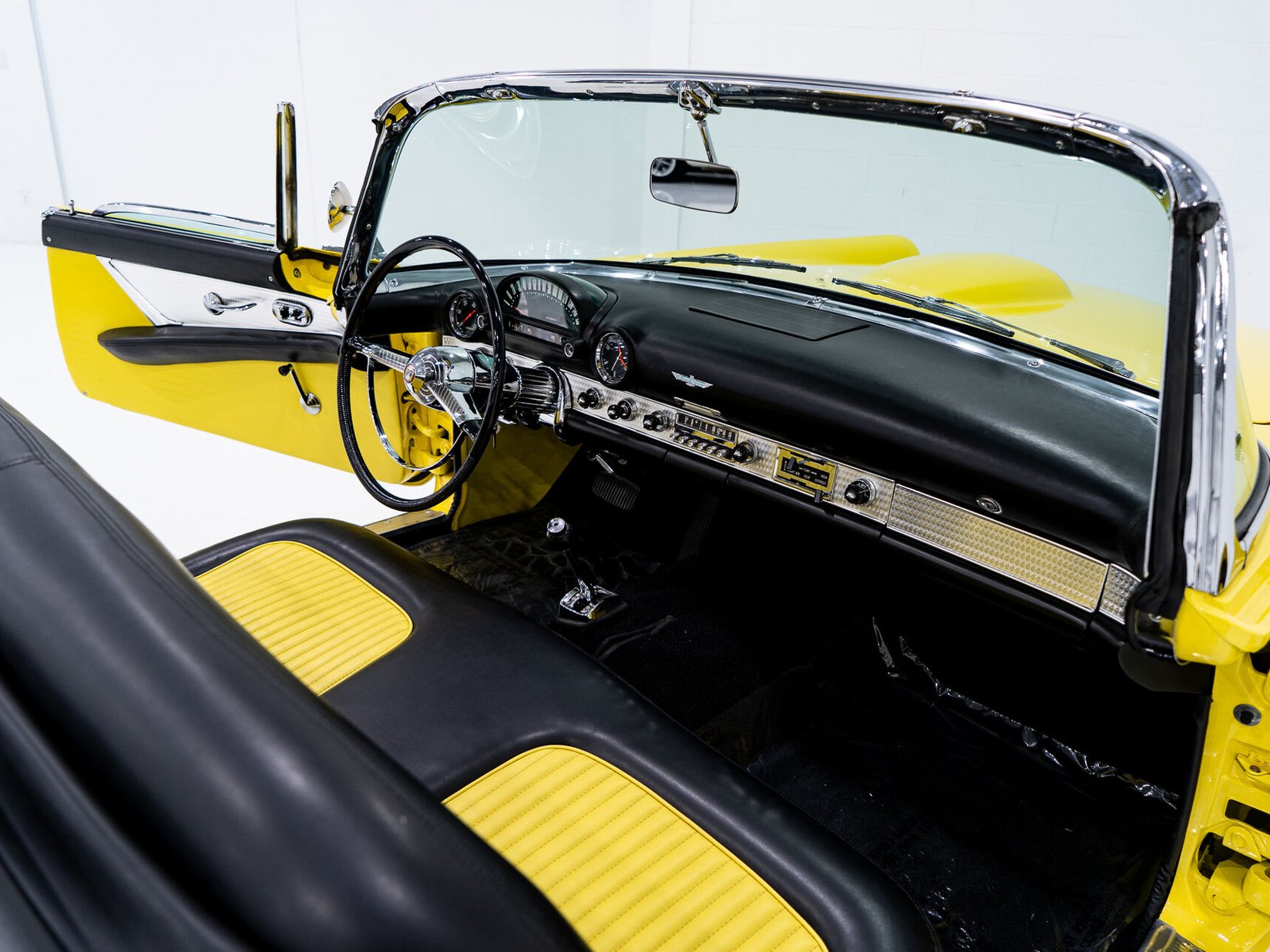 Ford Thunderbird **PRICE IN USD** Fully restored 1955 Montréal - photo #74
