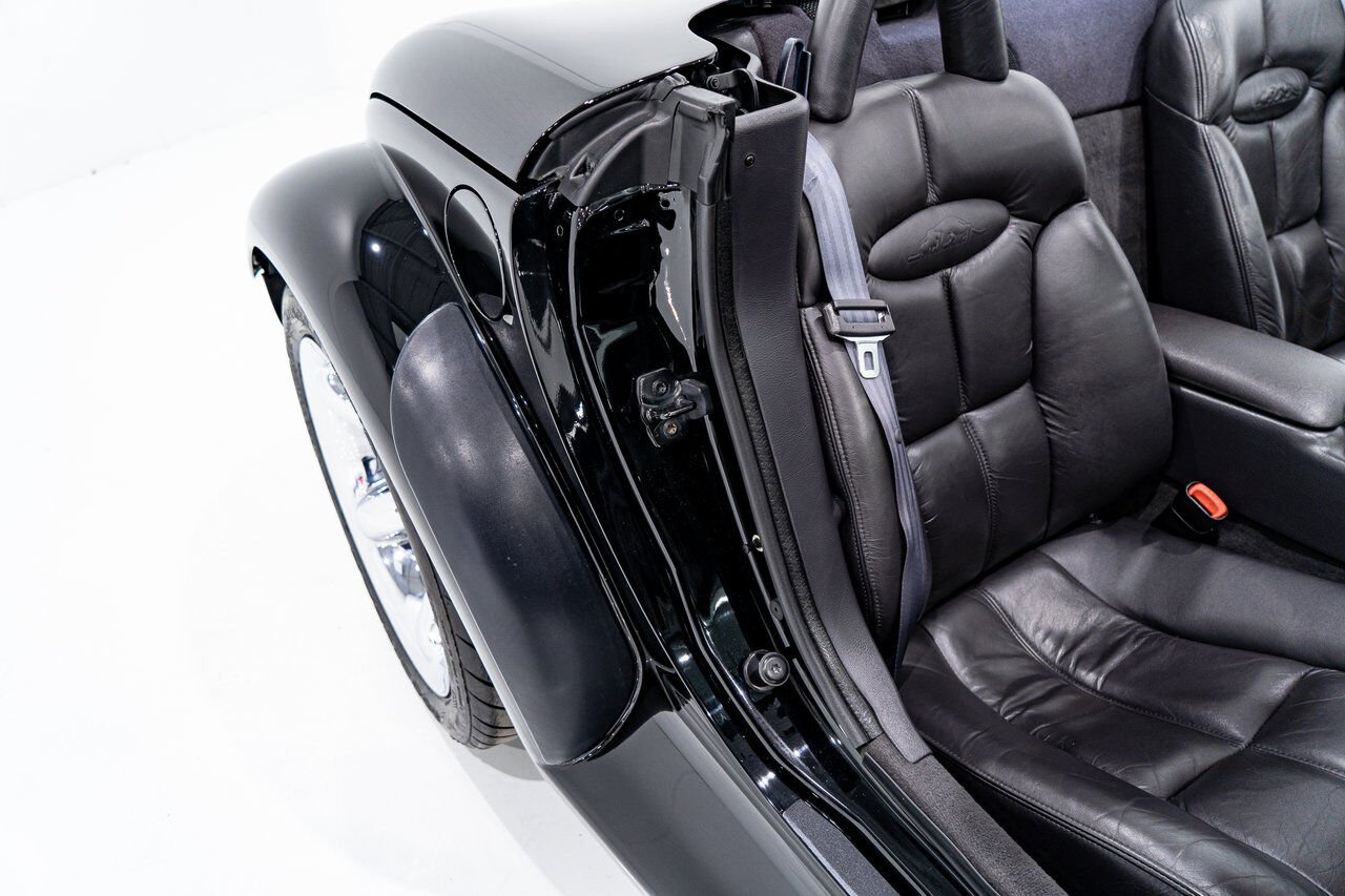 Plymouth Prowler Desirable Black Colour with only 7,611KM (4756mi) from new **PRICE IN USD** 1999 Noir Montréal - photo #69