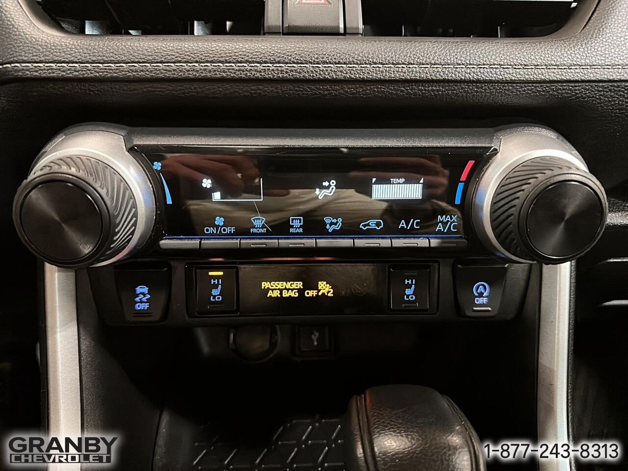 Toyota RAV4 LE TI | 25-0252A 2022 Beige Granby - photo #17