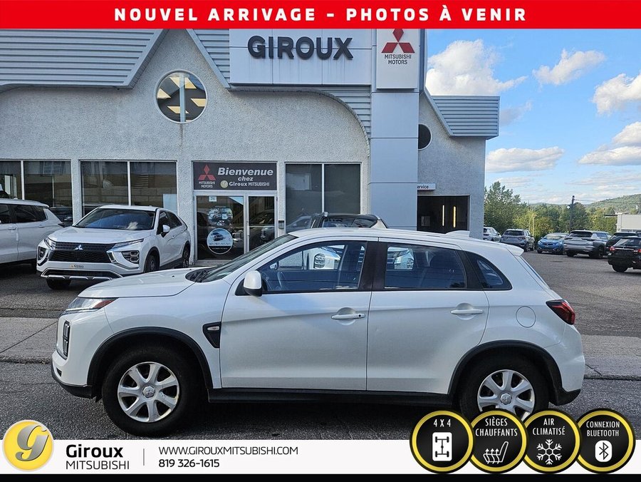 2021 Mitsubishi RVR ES AWC White