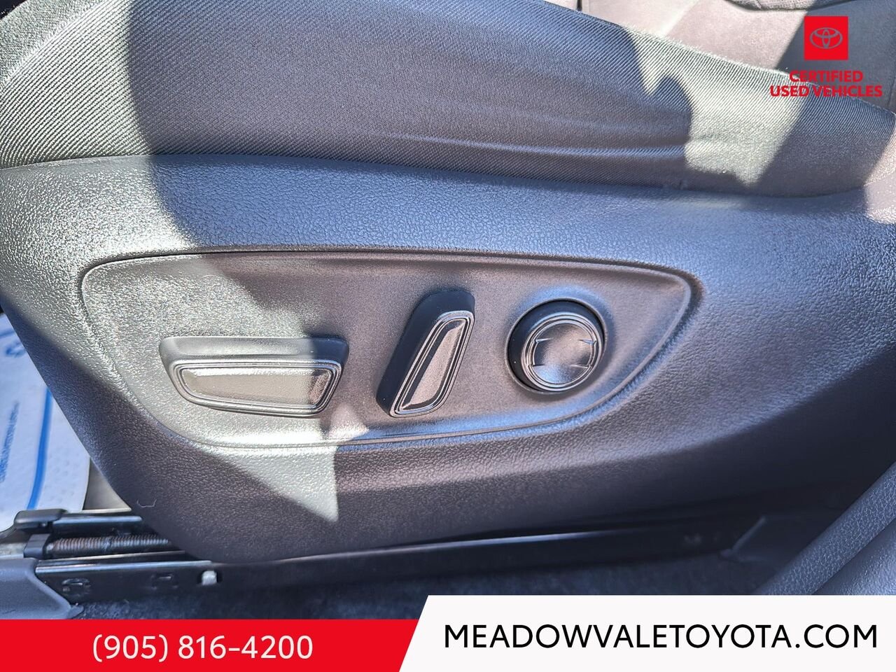2023 Toyota RAV4 One Owner, New Brake Pads and Rotors on the front and the back Grey Mississauga - photo #9
