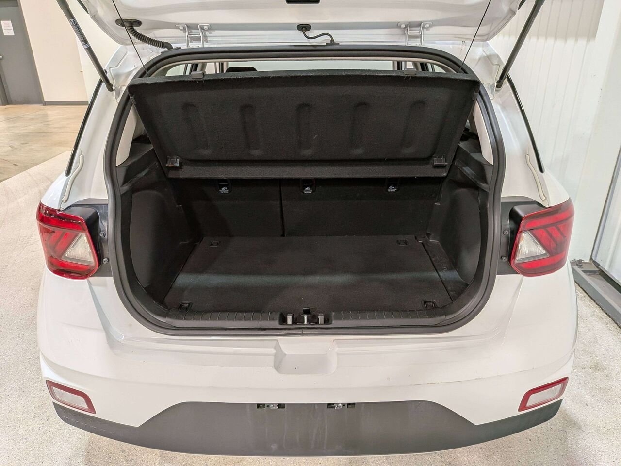 2026 Hyundai Venue Preferred IVT White Val-David - photo #8