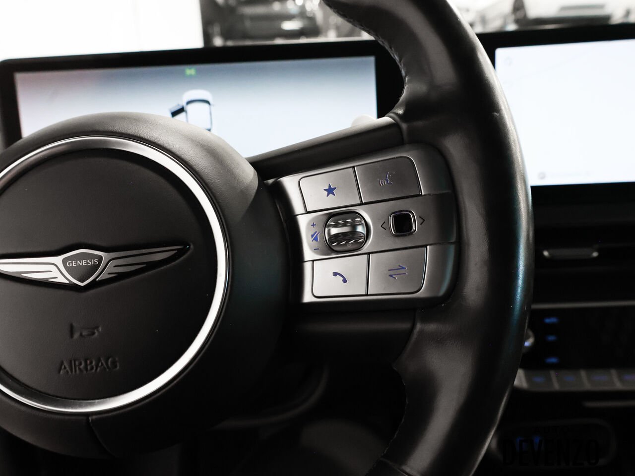 2023 Genesis GV60 White Saint-Eustache - photo #14