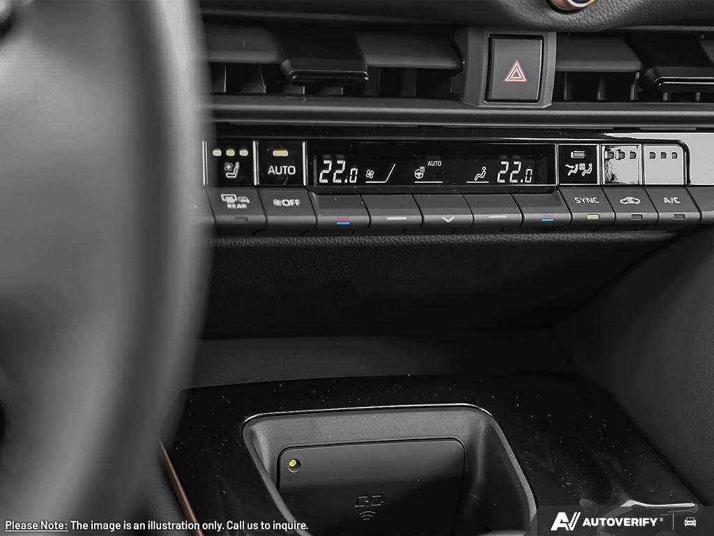 Toyota Crown Signia Limited TI 2026 Noir Sherbrooke - photo #23