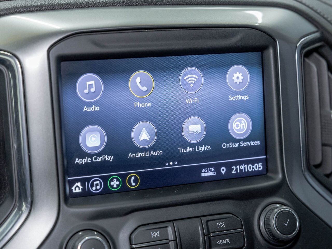 Chevrolet Silverado 1500 LT V8 4X4 *GR. REMORQ MAX* SIEGES CHAUFF *CARPLAY 2020 Blanc Saint-Jérôme - photo #16