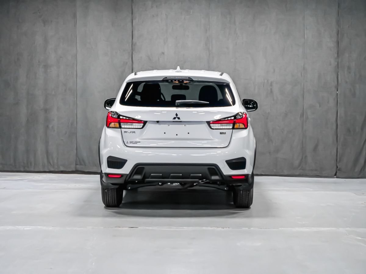 2026 Mitsubishi RVR SE White Diamond Montreal - photo #3