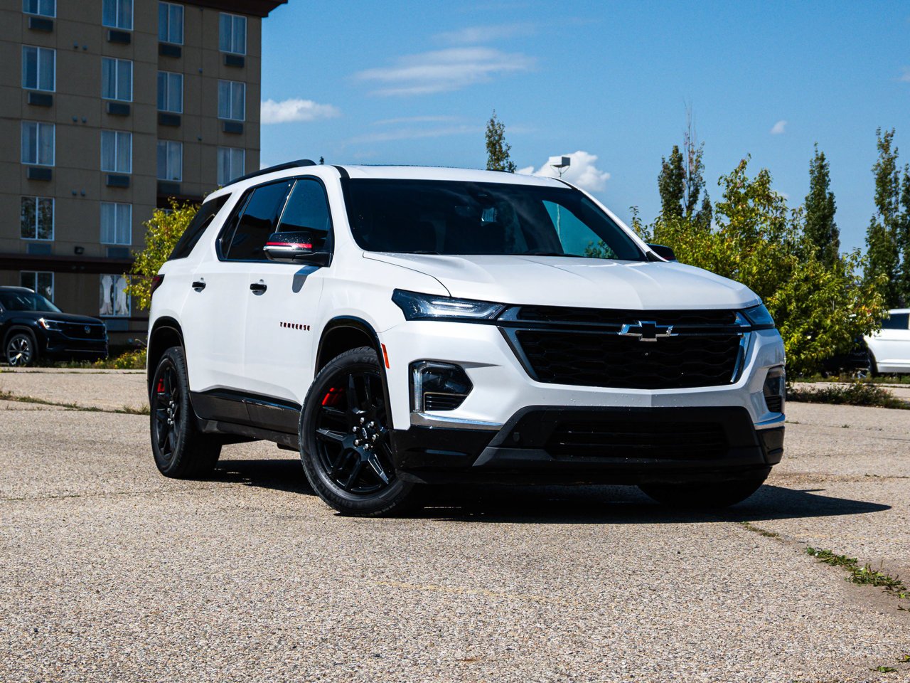 2023 Chevrolet Traverse AWD 4dr Premier White Sherwood Park - photo #1