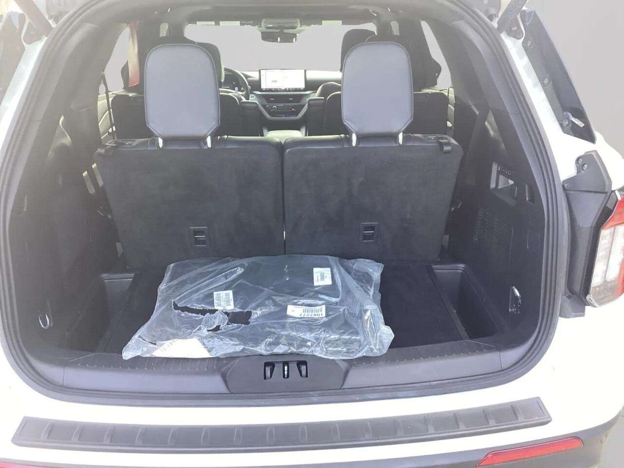 2025 Ford EXPLORER ST ST 4RM White Gatineau - photo #19