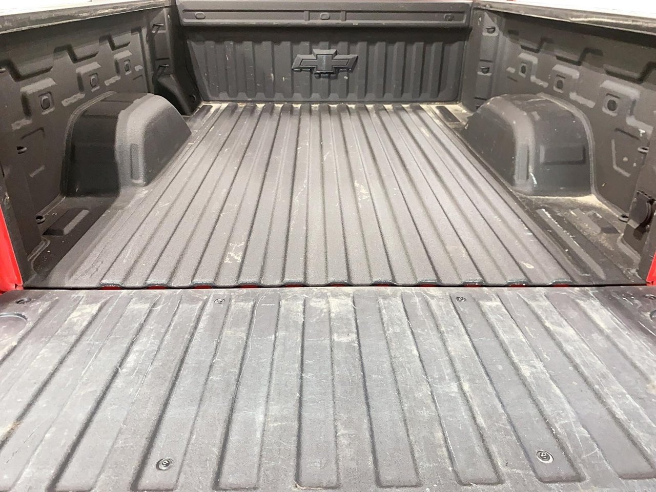 Chevrolet Silverado 1500 Custom Trail Boss 2024 Rouge Baie-Comeau - photo #4