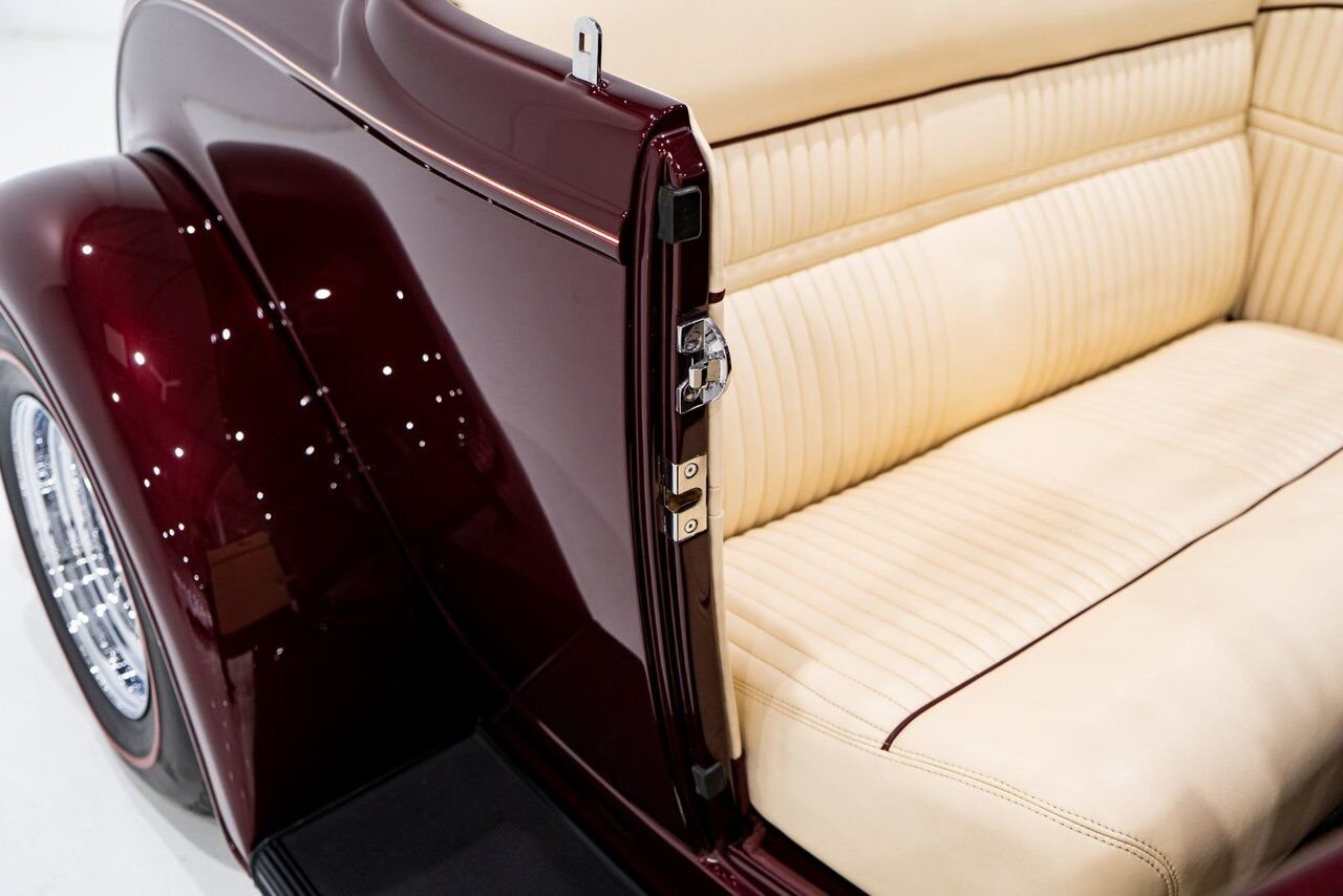 Ford Highboy Lobeck creation spectacular presentation **PRICE IN USD** 1932 Rouge Montréal - photo #60
