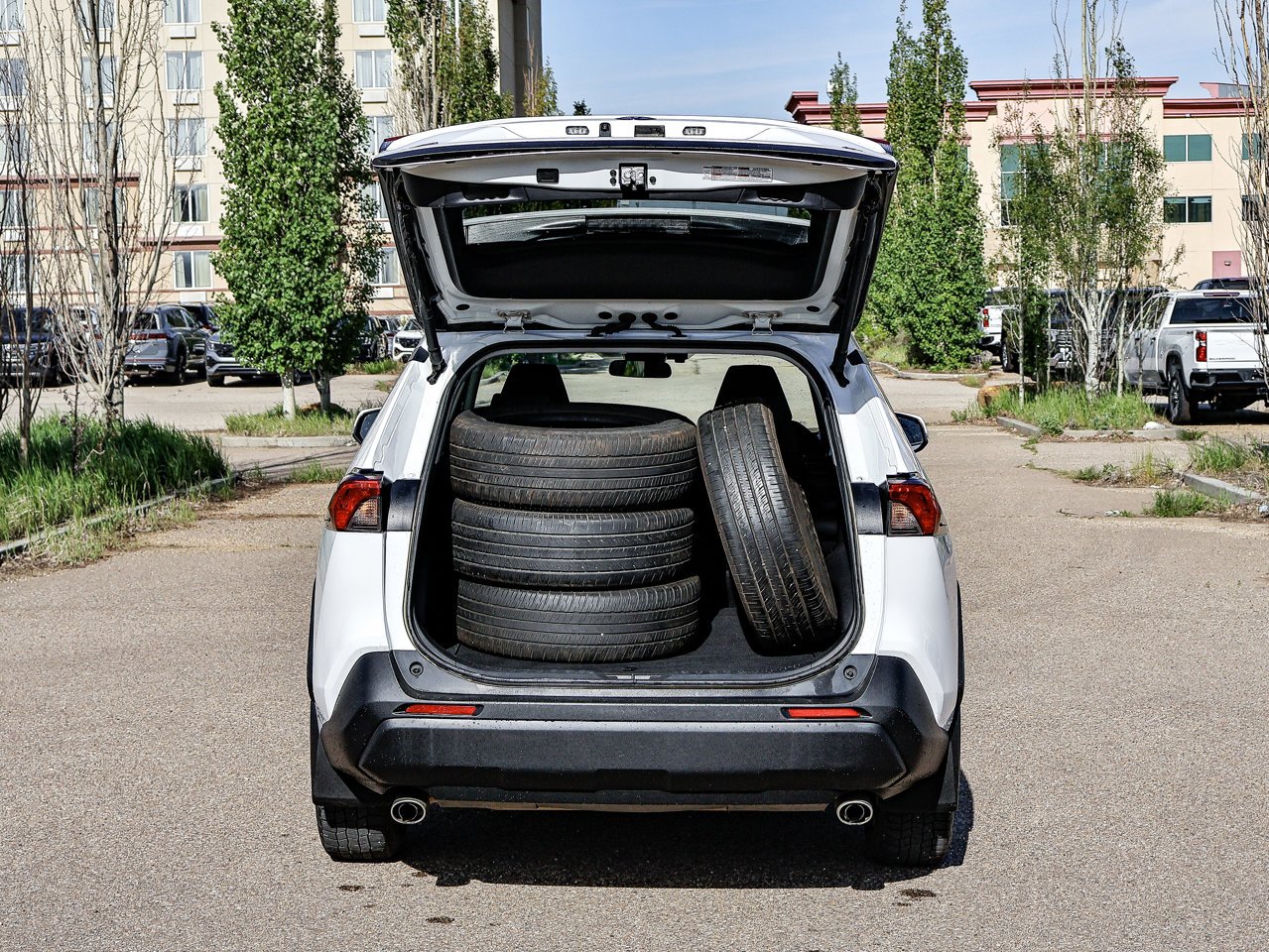 2024 Toyota RAV4 XLE AWD White Sherwood Park - photo #14