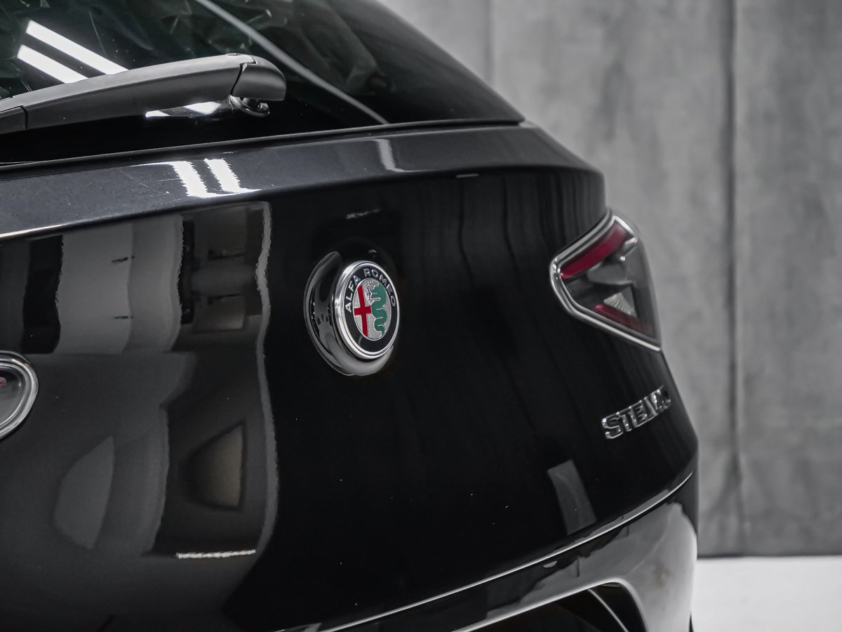 Alfa Romeo Stelvio QUADRIFOGLIO CARBONE 2024 Noir Montréal - photo #7