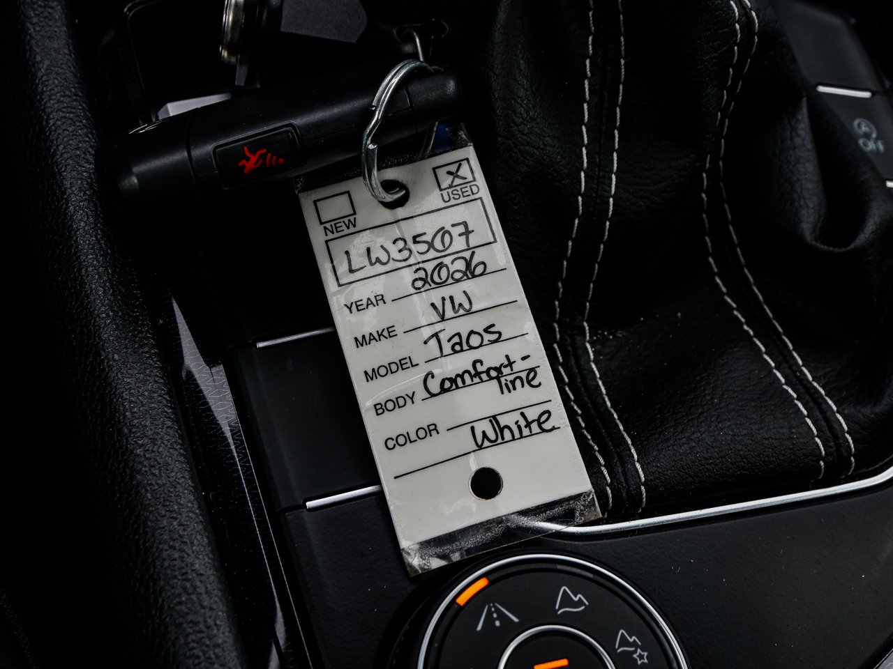2026 Volkswagen Taos Comfortline Black Edition 4MOTION White Sherwood Park - photo #32