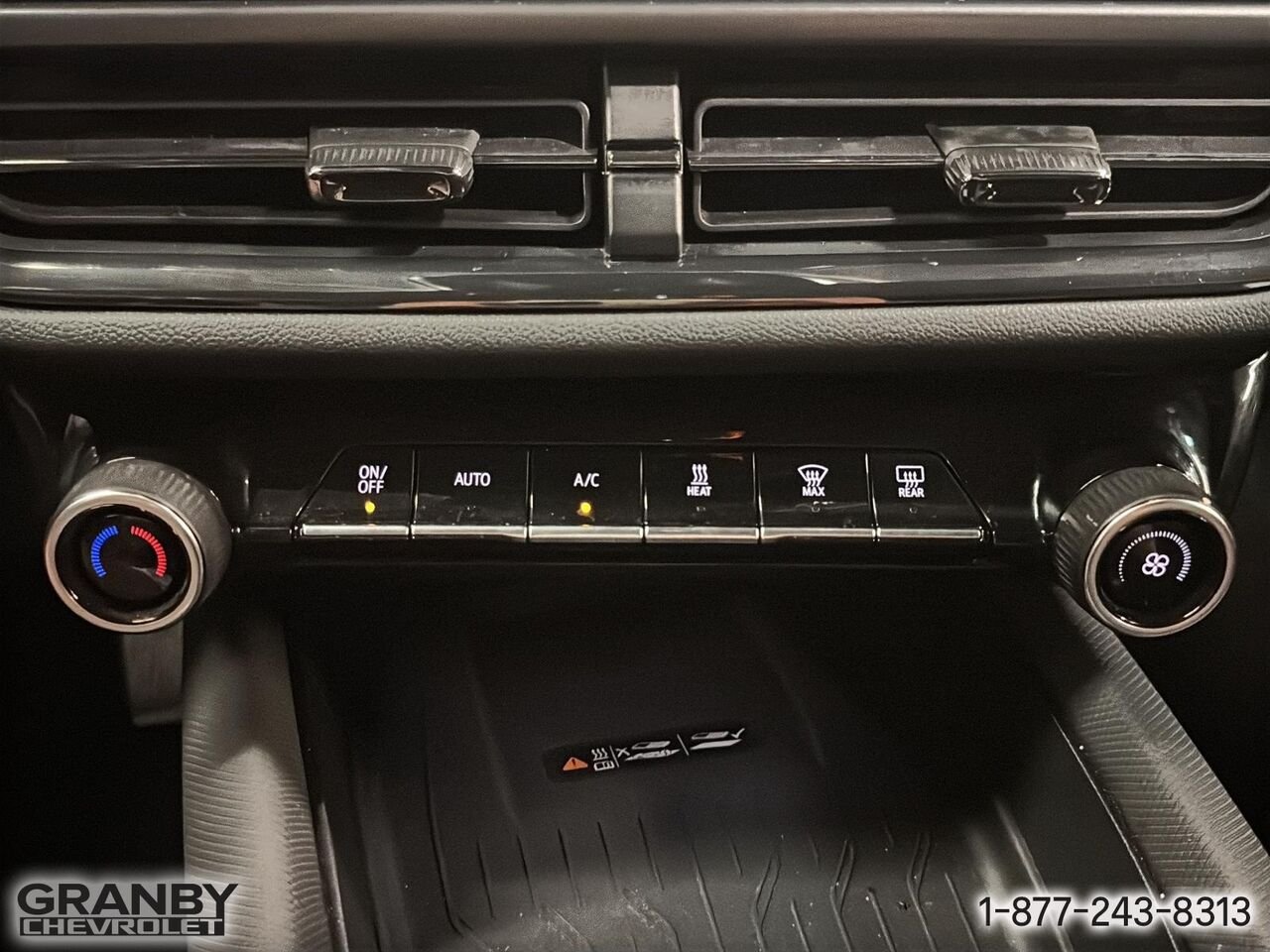 Chevrolet Equinox EV RS TRACTION AV | 27-0178A 2025 Orange Granby - photo #17