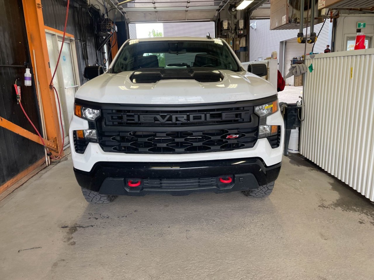 2022 Chevrolet Silverado 1500 CUSTOM TRAIL BOSS CREW 4X4 *BEDLINER* CARPLAY WIFI White Saint-Jérôme - photo #3
