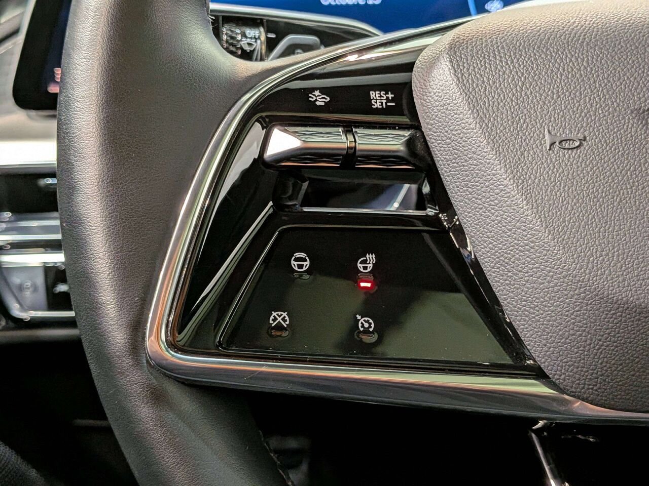 2024 Cadillac LYRIQ 4dr Sport w/1SJ White Mirabel - photo #14