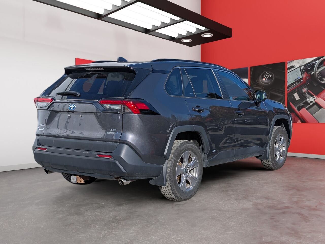 Toyota RAV4 Hybride LE HYBRID/SIÈGES CHAUFFANTS/CAMÉRA DE RECUL/BLUETOOTH/AC BIZONE 2023 Gris Sherbrooke - photo #4