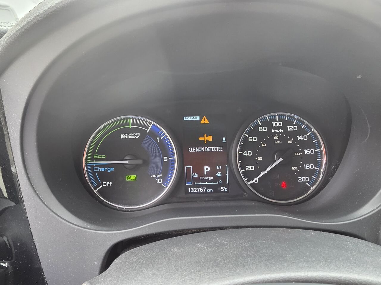 2021 Mitsubishi Outlander Plug-In Hybrid Black  - photo #11