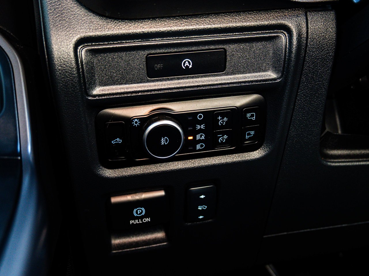 2025 Ford F-150 Tremor 4WD SuperCrew 5.5' Box Grey Sherwood Park - photo #19