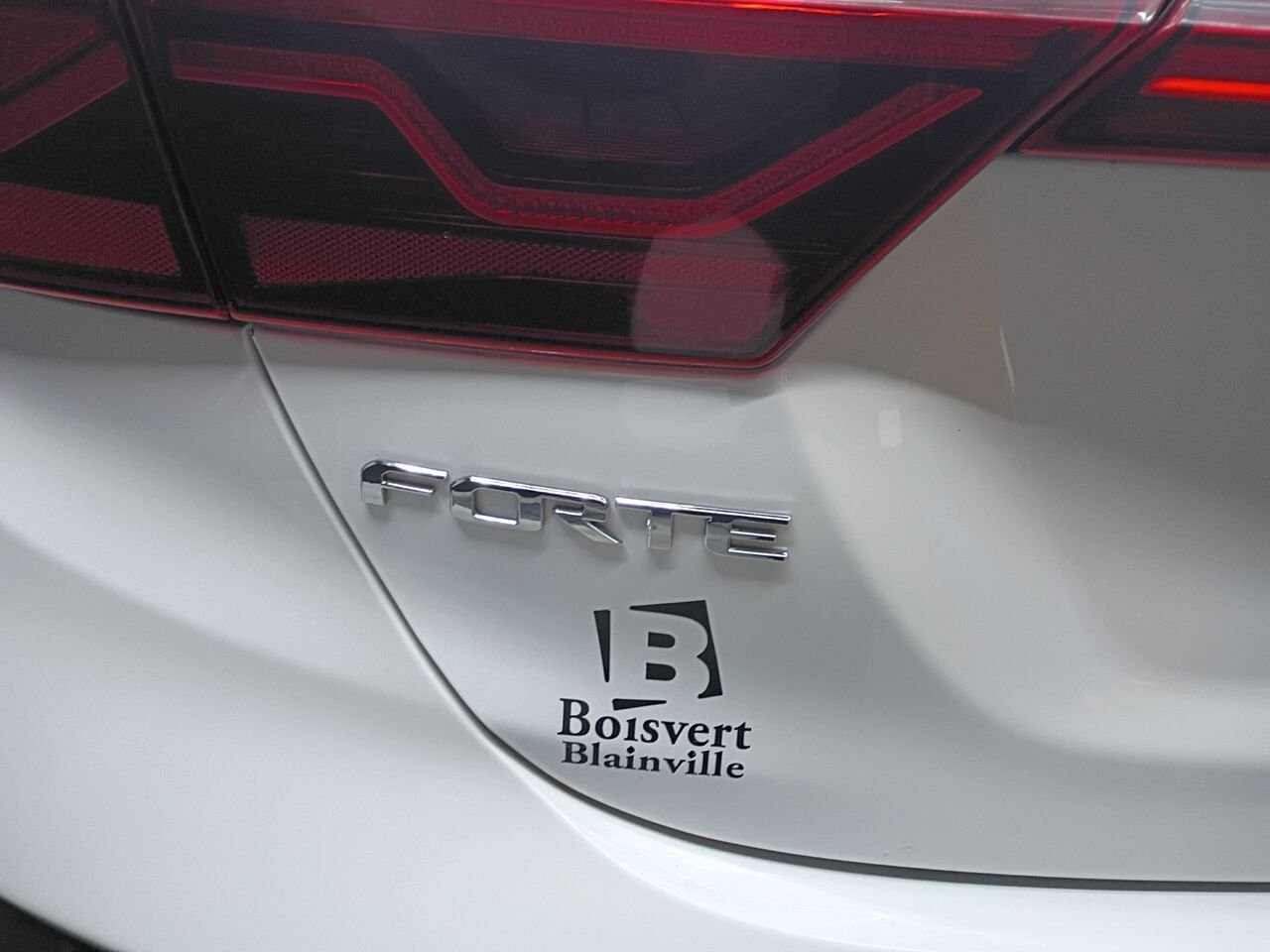 2021 Kia Forte White Blainville - photo #10