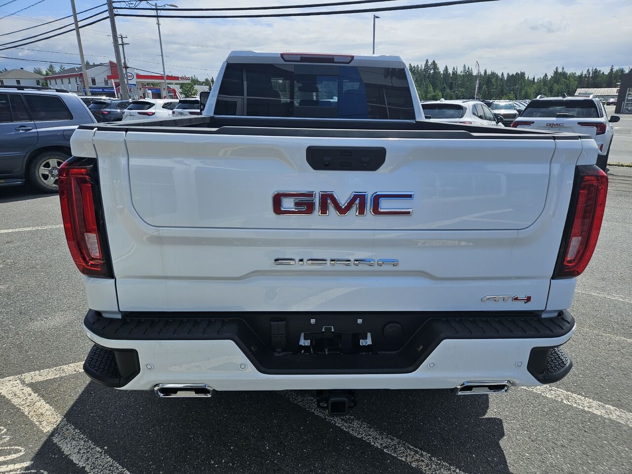 GMC Sierra 1500 AT4 cabine multiplace 4RM 157 po 2026 Blanc sommet Thetford Mines - photo #7