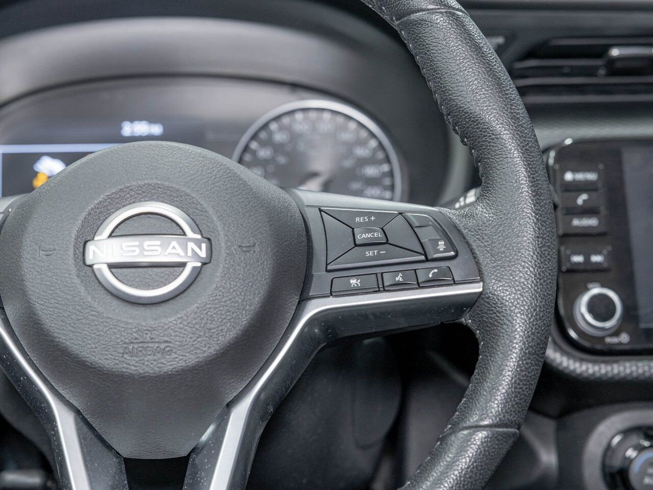 Nissan Kicks SV *SIÈGES CHAUFF* CARPLAY REG ADAPT ALERTES 2023 Gris Saint-Jérôme - photo #15