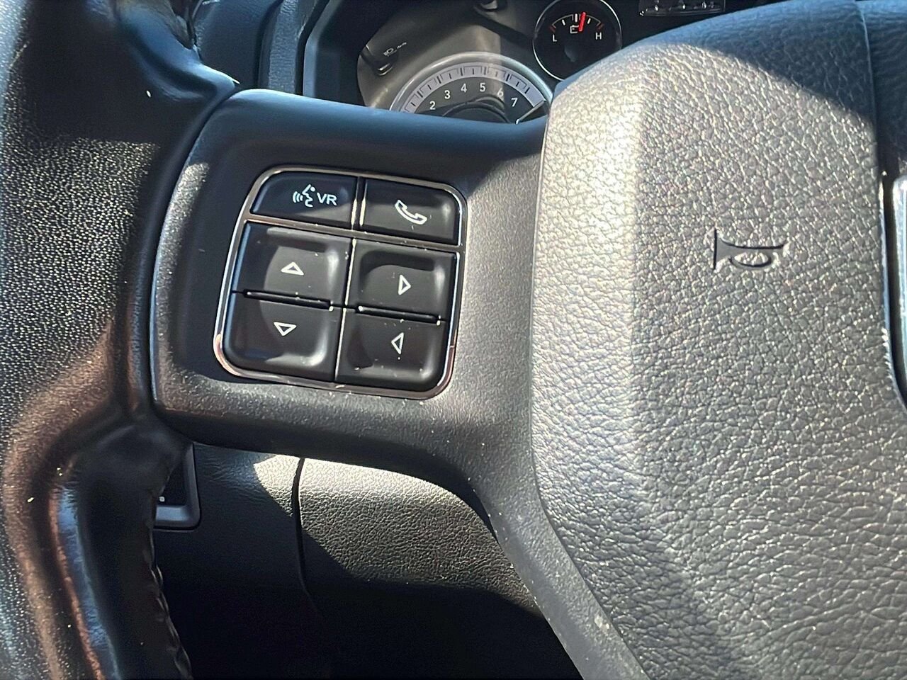 2022 Ram 1500 Express White Gatineau - photo #12