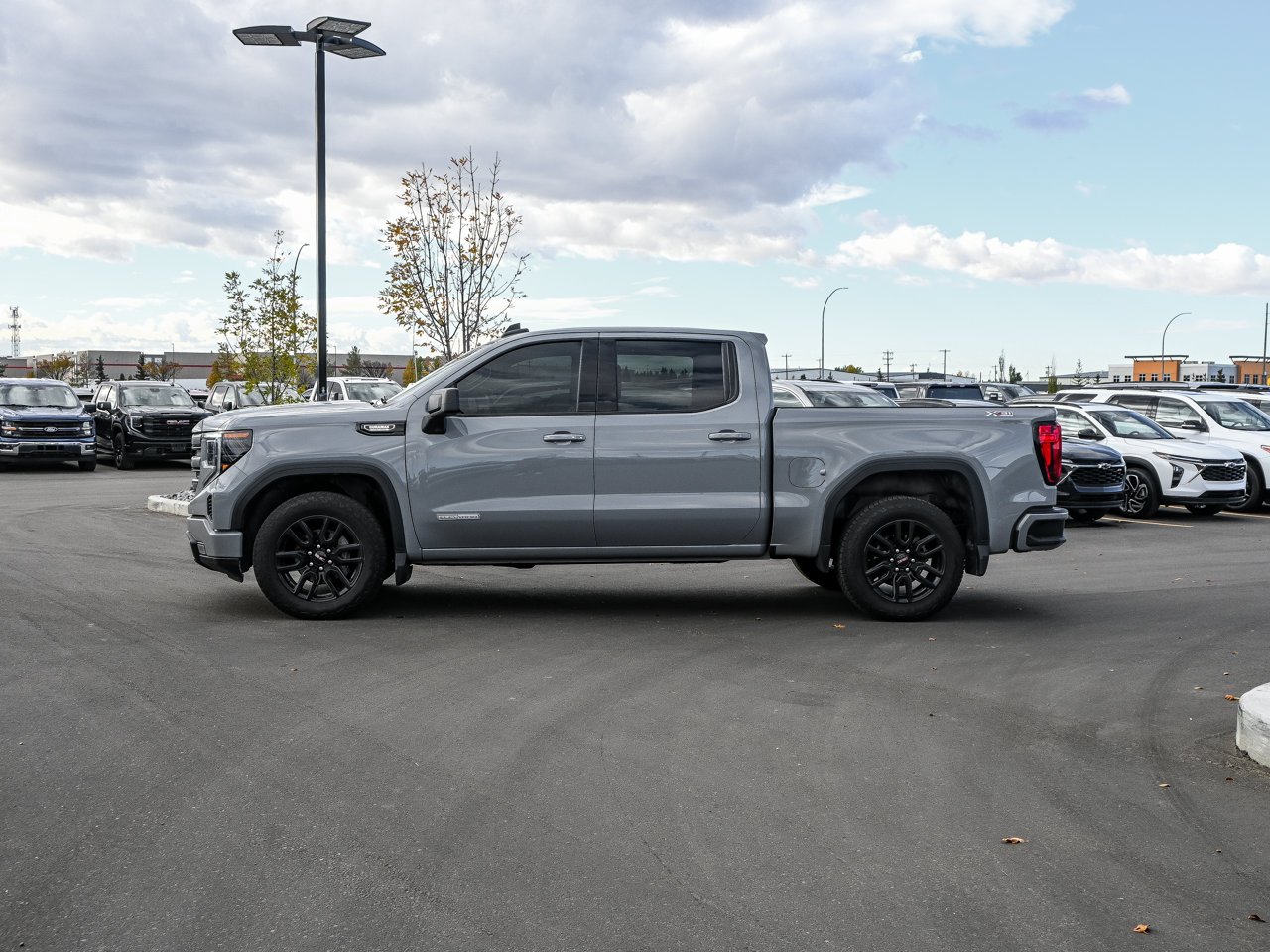 2024 GMC Sierra 1500 4WD Crew Cab 147 Elevation Grey Sherwood Park - photo #8