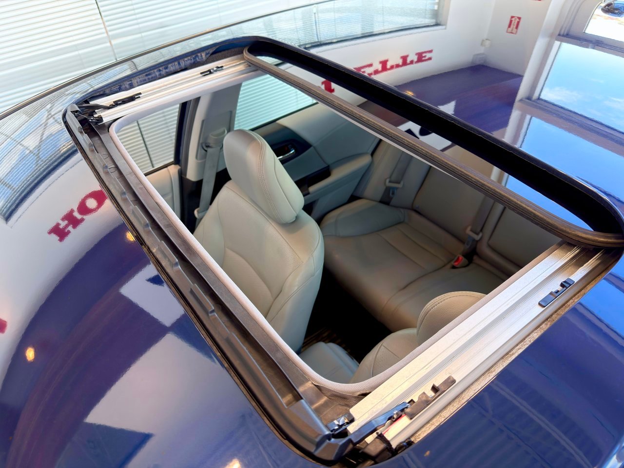 2017 Honda Accord Sedan Notre-Dame-des-Prairies - photo #2