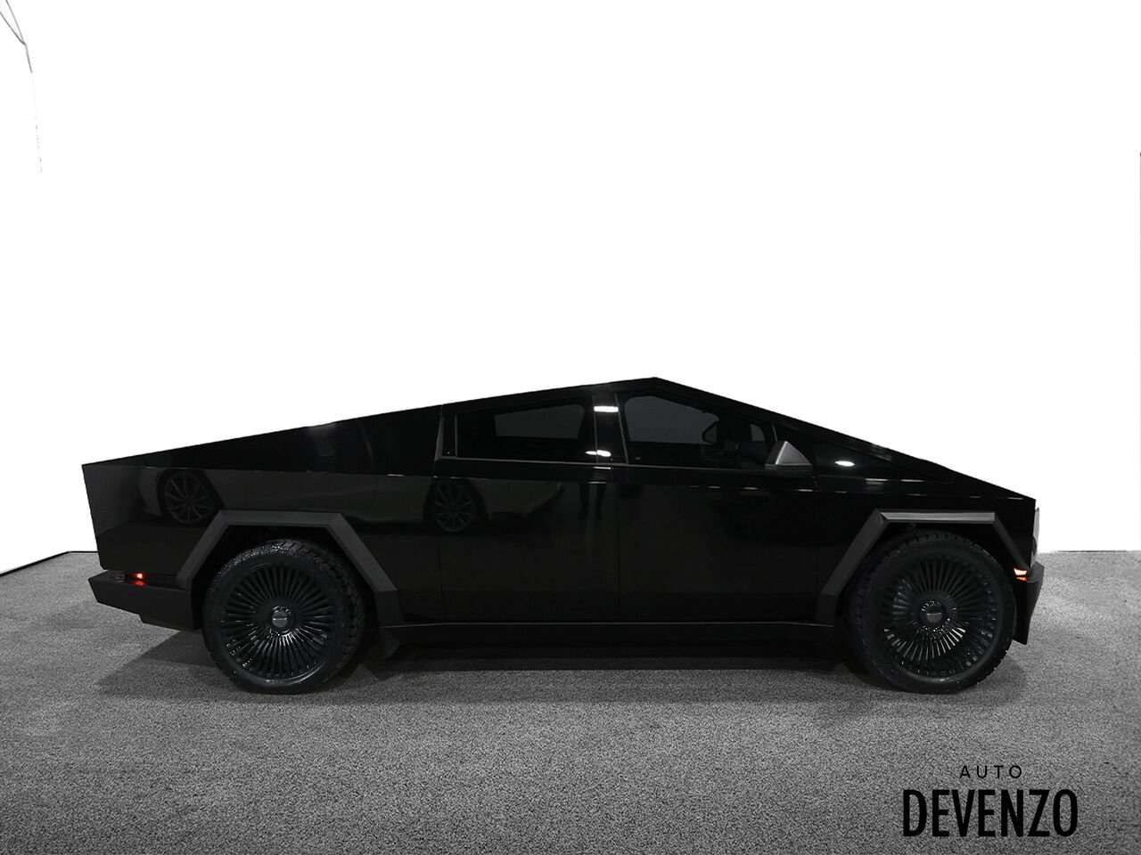 2024 Tesla Cybertruck Silver Saint-Eustache - photo #2