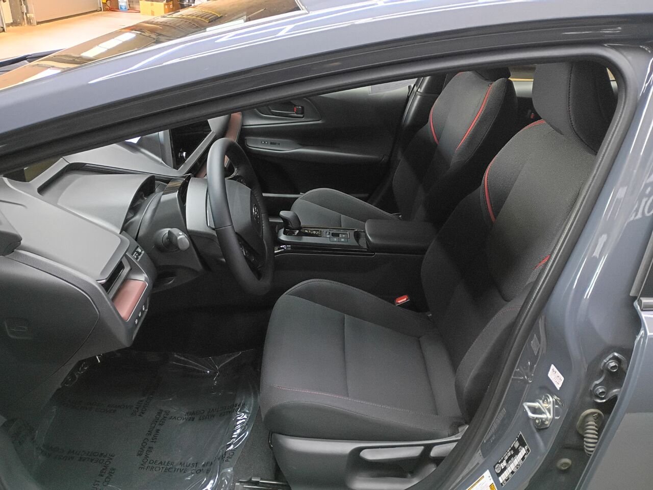 2024 Toyota Prius Prime Grey Blainville - photo #14