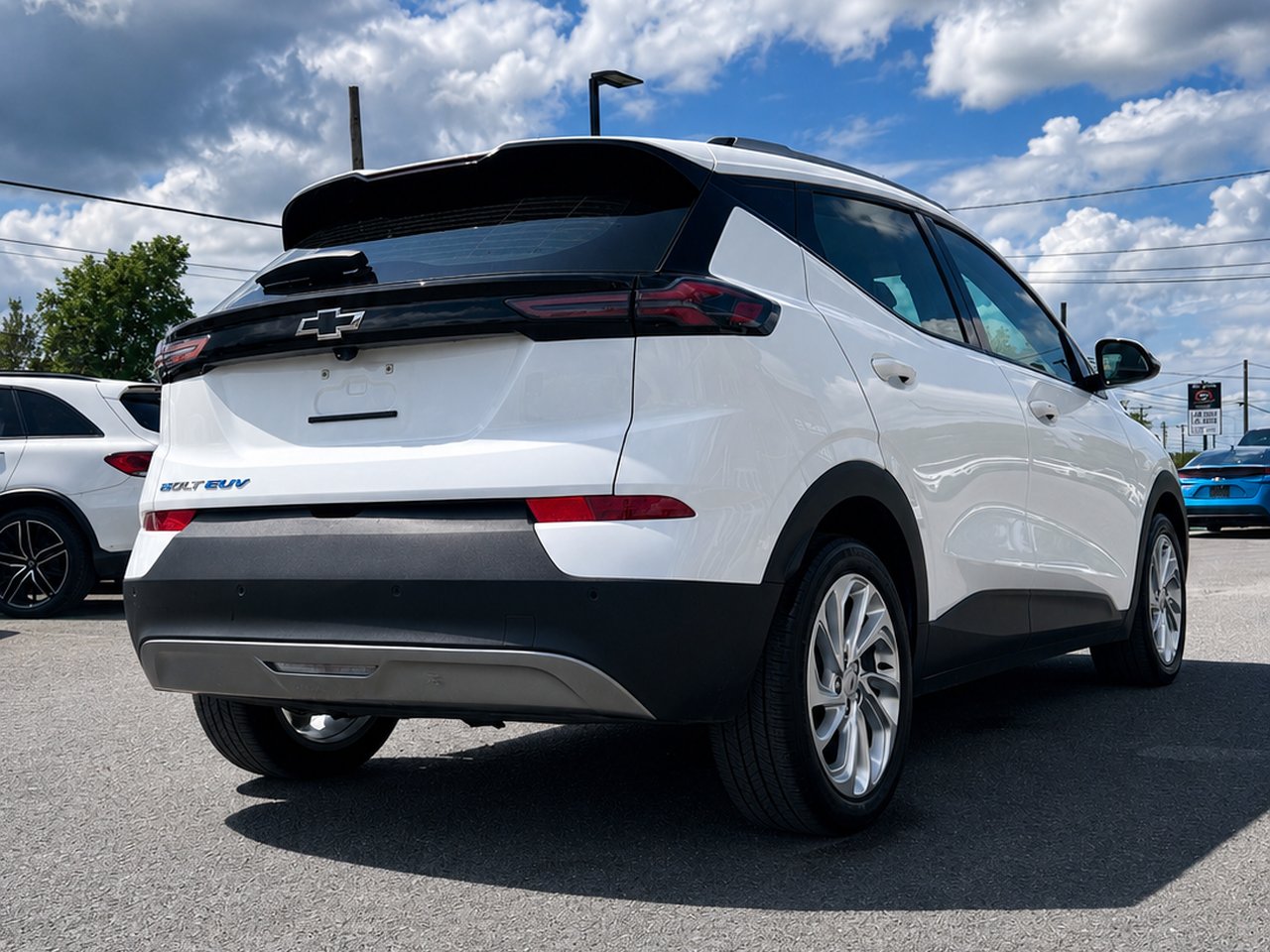 2023 Chevrolet Bolt EUV LT White Granby - photo #6