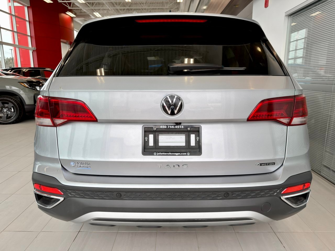 Volkswagen Taos 2023 Argent Notre-Dame-des-Prairies - photo #8