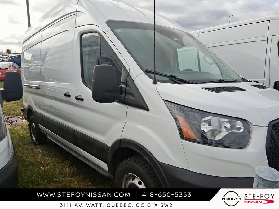 Ford Transit fourgon utilitaire TOIT HAUT T-250 PA toit surélevé 148 po PNBV de 9 070 lb 2026 Blanc