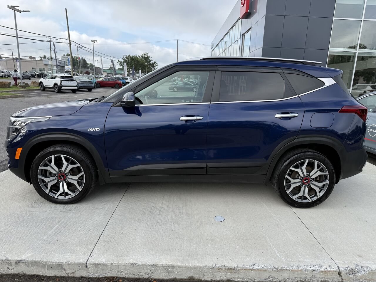 Kia Seltos SX Turbo TI avec intérieur noir 2023 Bleu Châteauguay - photo #1