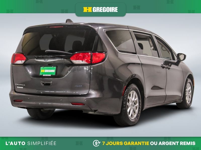 2020 Chrysler Pacifica Grey Saint-Eustache - photo #8