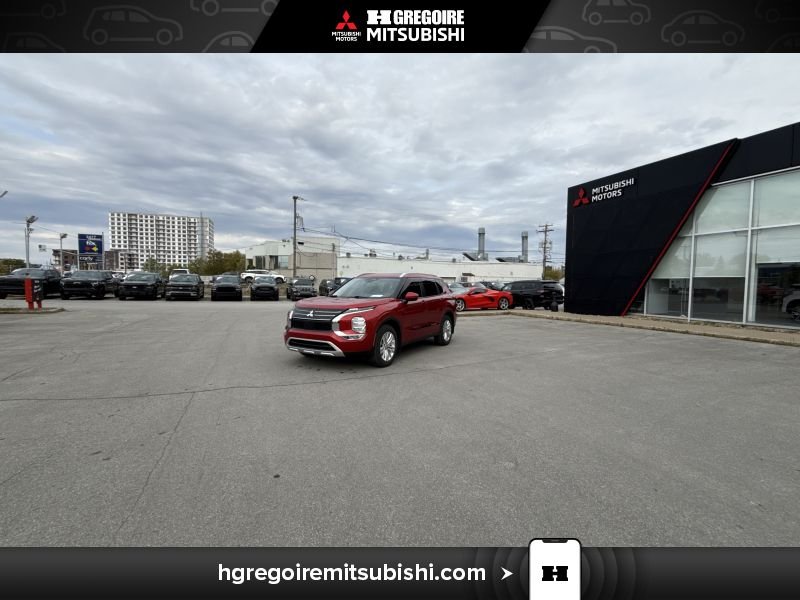 2022 Mitsubishi Outlander Red Blainville - photo #4