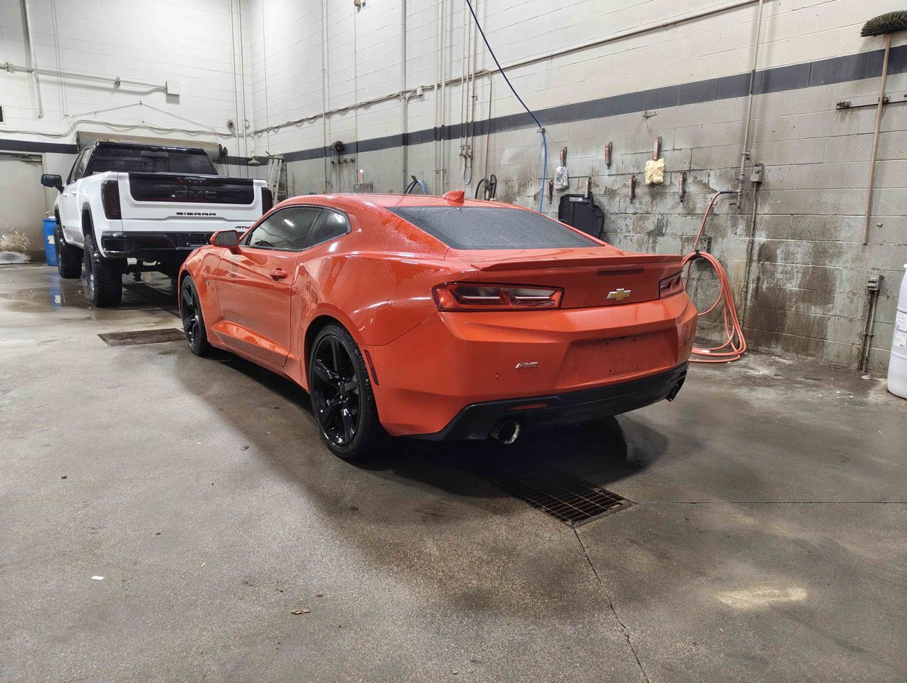 2018 Chevrolet Camaro 2dr Cpe 2LT Red Sherwood Park - photo #4