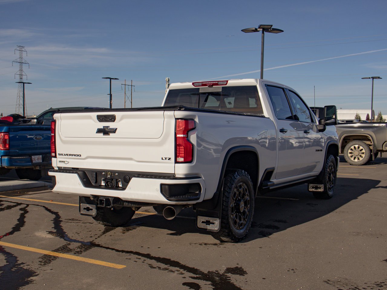 2024 Chevrolet Silverado 3500HD 4WD Crew Cab 159 LTZ White Sherwood Park - photo #9